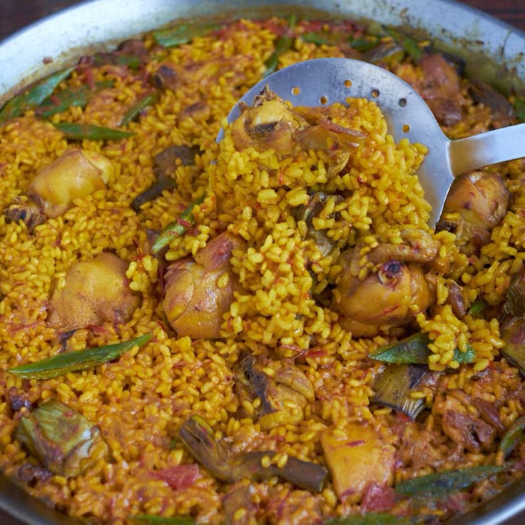 arroz con pollo y conejo